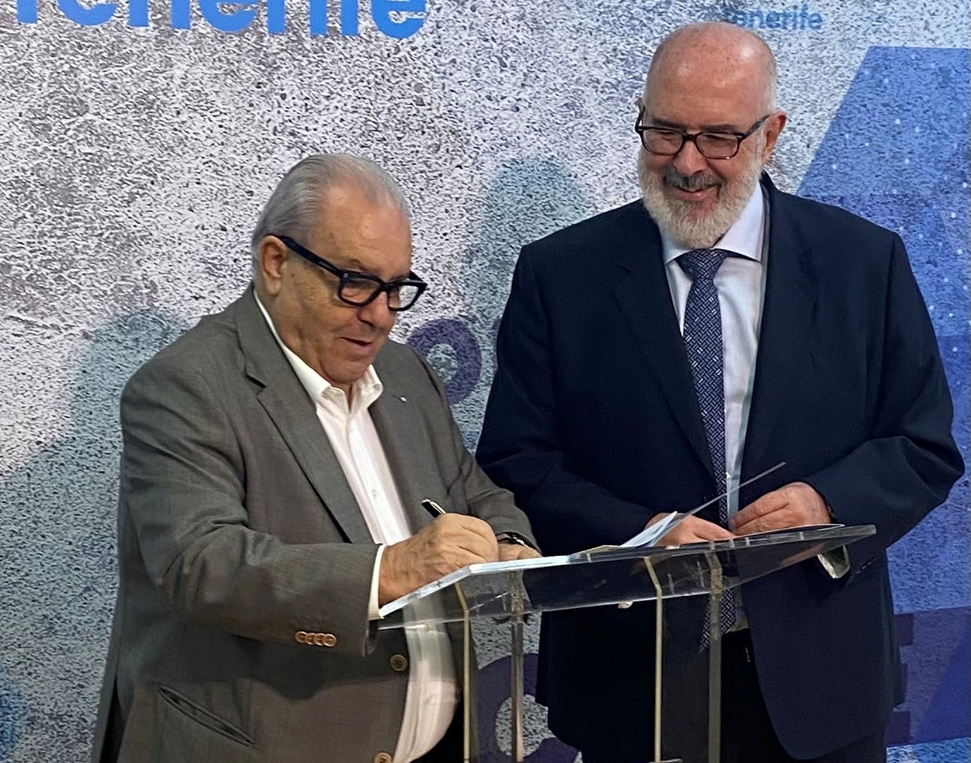 Firma convenio CEOE-EFCA 2025
